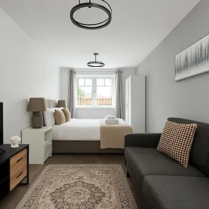 Apartment Bright Private - Peaceful Morden Location, London